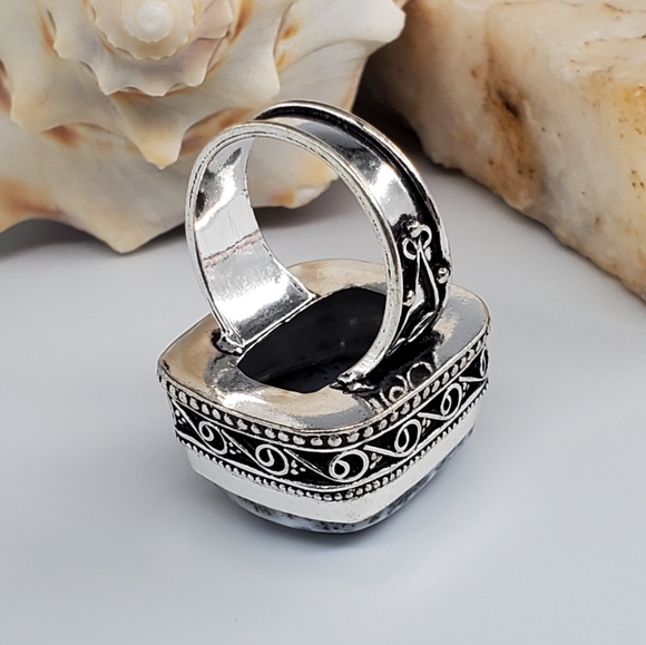 Large Natural Dolomite Stone Silver Ring - Picture 3 of 7